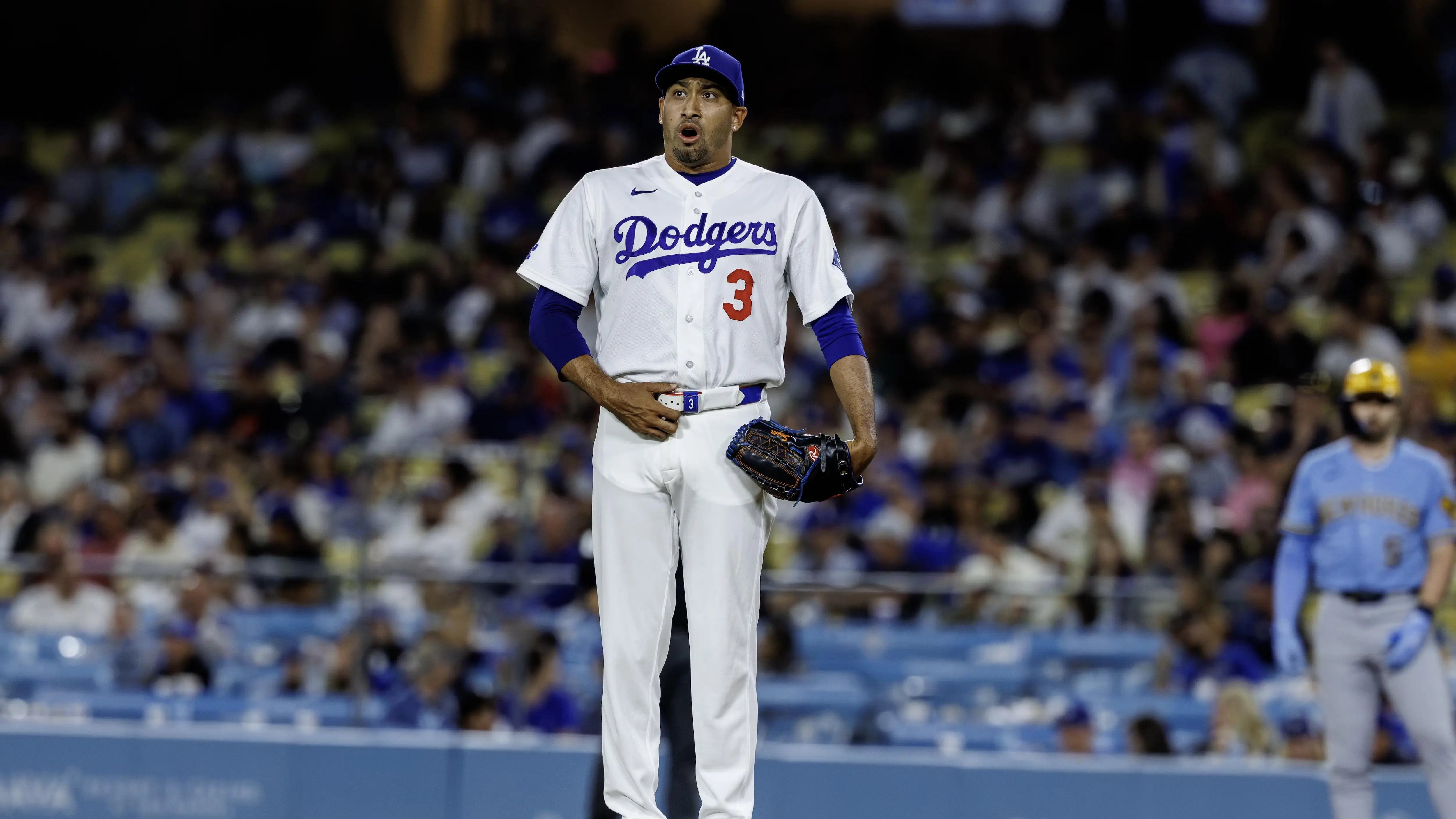 Dodgers Place Reliever Edwin Díaz on the Injured List