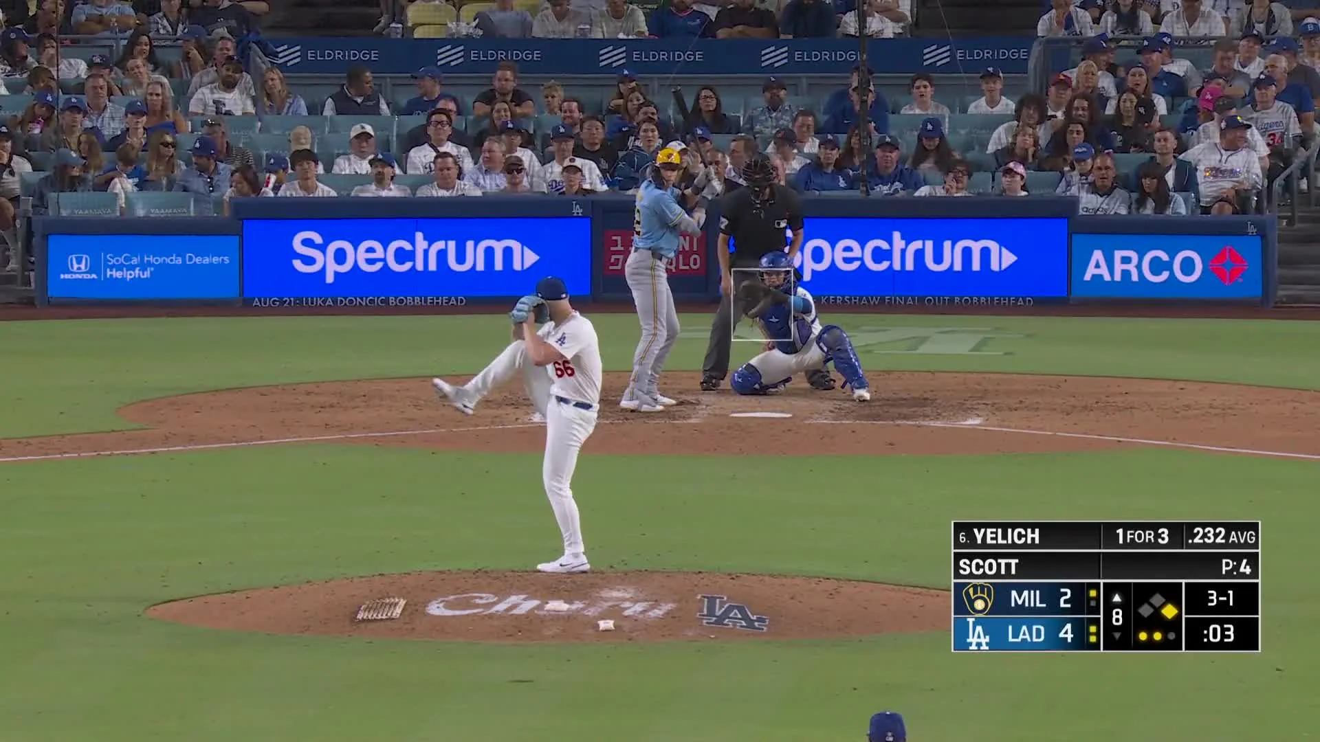 Kiké Hernández Robs a Hit With an Incredible Catch 🧤